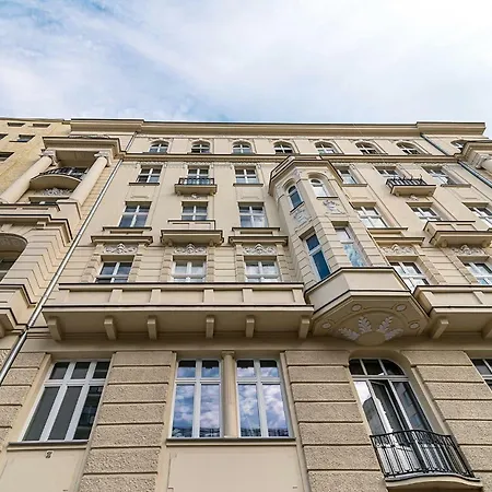 Apartment Metro Nowy Swiat
