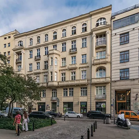 Metro Nowy Swiat 公寓